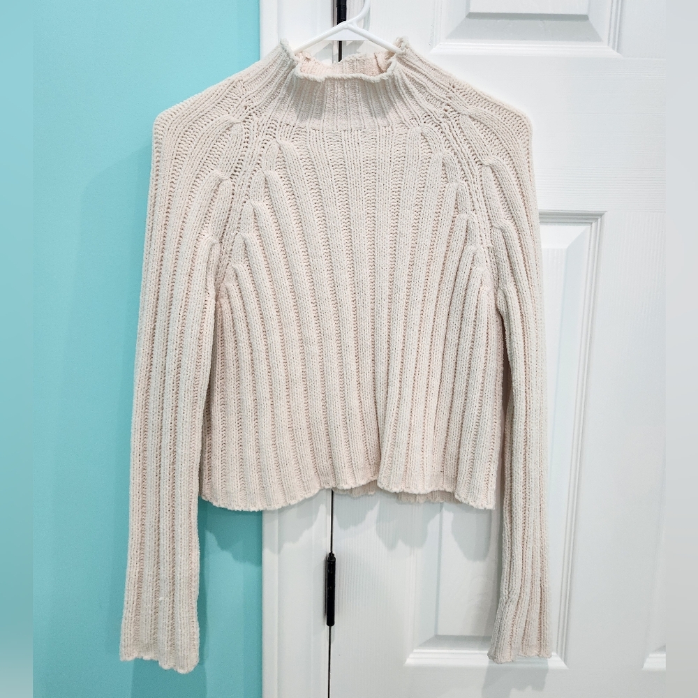 Ivory/Cream Color Cropped American Eagle Sweater Size XS